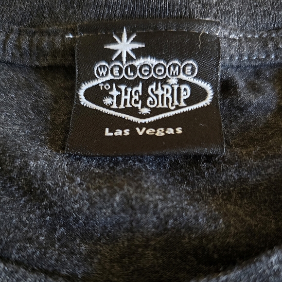 🩶 Vanderpump Las Vegas Tee Lisas famous "Throw Me To The Wolves" tagline size M - Picture 7 of 7